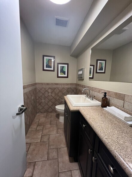 More Photos Of 800 W Ivy St, San Diego Office For Lease