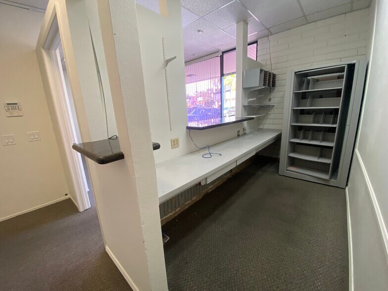 More Photos Of 6602-6628 Mission Gorge Rd, San Diego Unknown For Lease