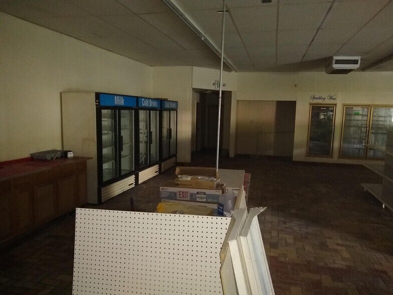 More Photos Of 1637 Stockbridge Rd, Jonesboro Storefront Retail Office For Sale