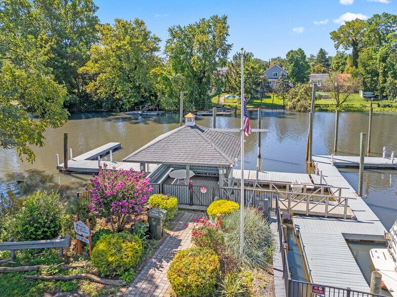 More Photos Of 5 John St, Old Bridge Marina For Sale