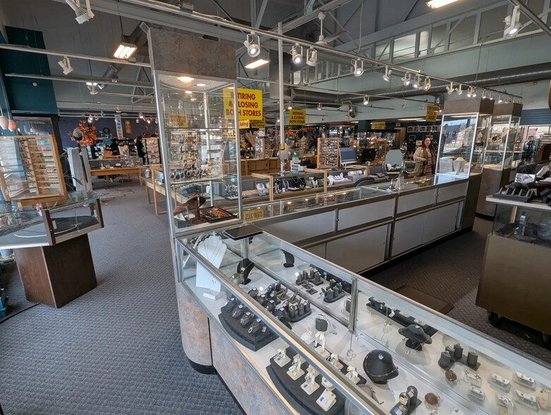 More Photos Of 3936 Broadway Rd, Kansas City Storefront For Lease