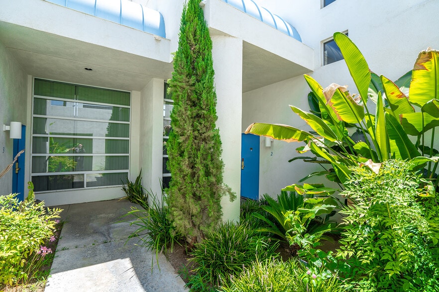 More Photos Of 67590 Jones Rd, Cathedral City Hotel For Sale