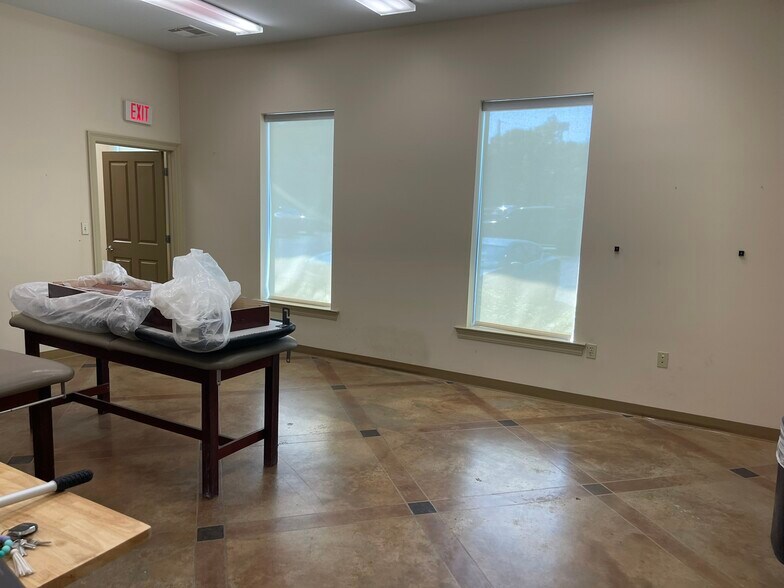 More Photos Of 15475 Airline Hwy, Baton Rouge Medical For Lease
