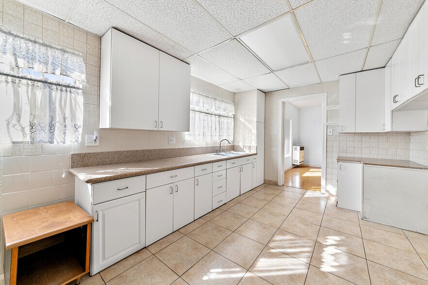 More Photos Of 1716 Winona Avenue, Los Angeles Multifamily For Sale