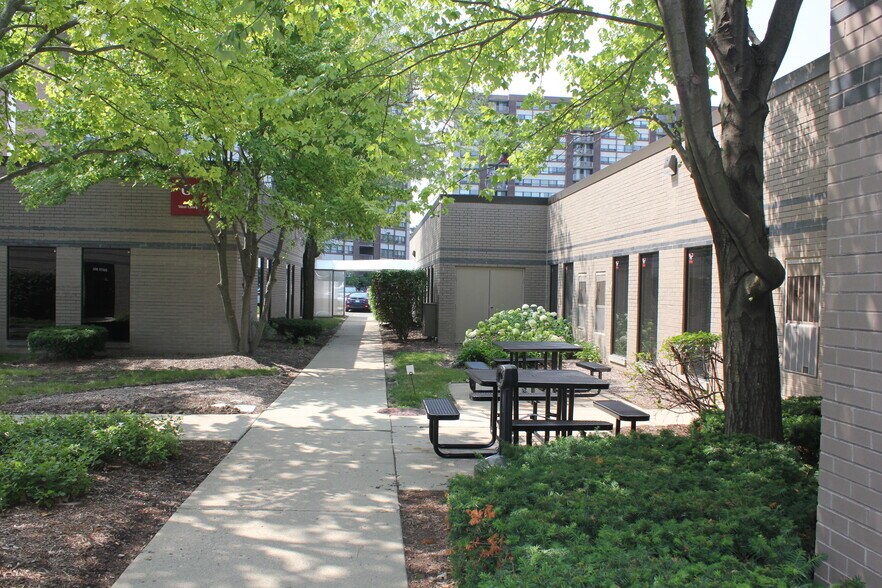 More Photos Of 8601 W Bryn Mawr Ave, Chicago Unknown For Lease