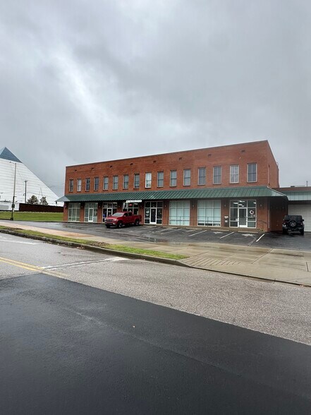 More Photos Of 493 N Front St, Memphis Office For Lease