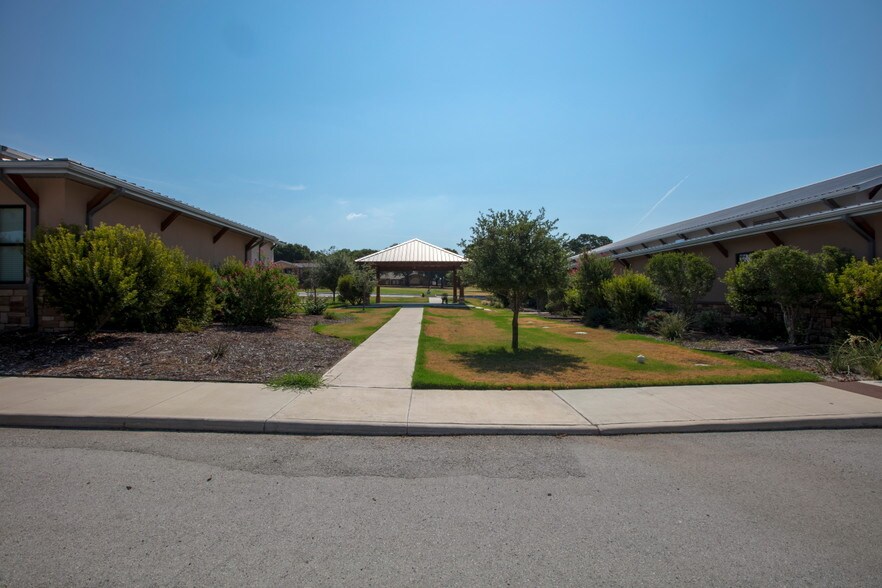 More Photos Of 601 Old Base Rd, Aurora Religious Facility For Sale