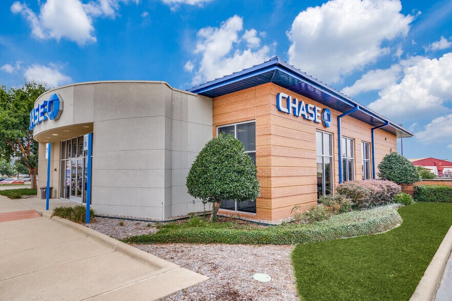 More Photos Of 514 State Hwy 78, Wylie Bank For Sale
