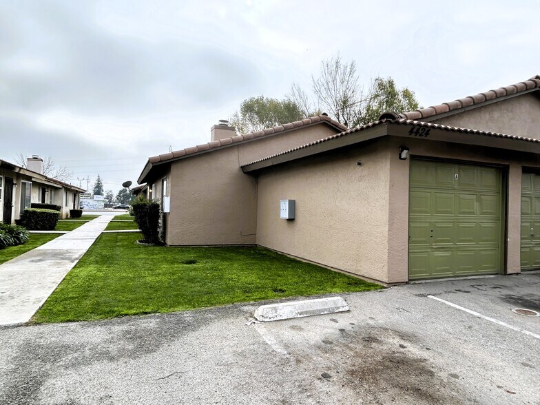 More Photos Of 4424 White Ln, Bakersfield Multifamily For Sale