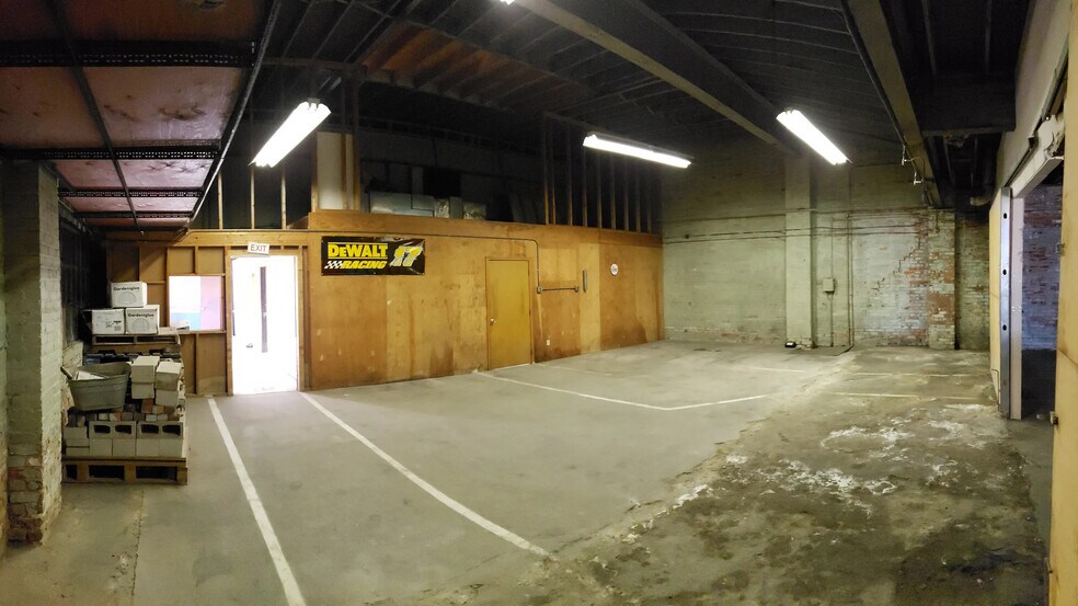 More Photos Of 1502 Monroe St, Toledo Warehouse For Lease