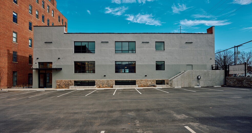 More Photos Of 14 W 3rd St, Kansas City Office For Lease