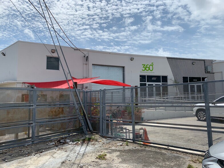 More Photos Of 370 NE 75th St, Miami Showroom For Lease