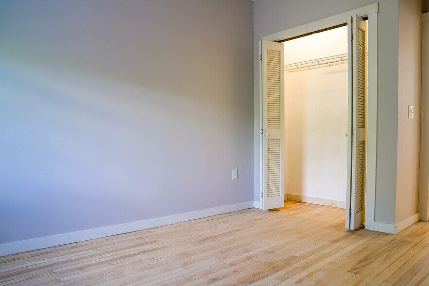 More Photos Of 123 Union Sq, Milford Restaurant For Sale