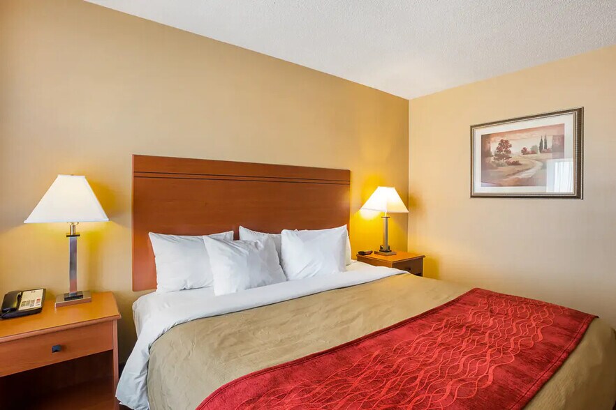 More Photos Of 3815 S Lincoln Ave, York Hotel For Sale