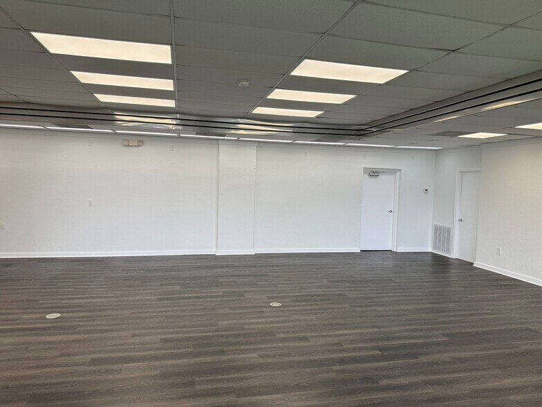 More Photos Of 6450-6464 NW 77th Ct, Miami Industrial For Lease