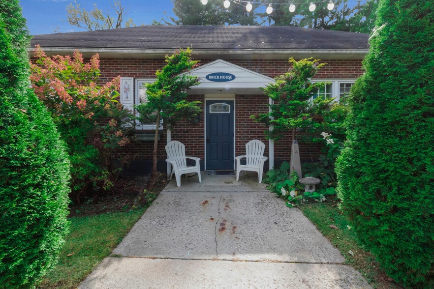 More Photos Of 5107 Langford Rd, North Collins Hospitality For Sale