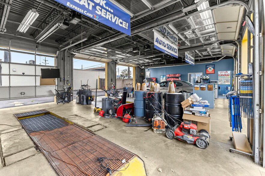 More Photos Of 8332 E 12 Mile Rd, Warren Service Station For Sale