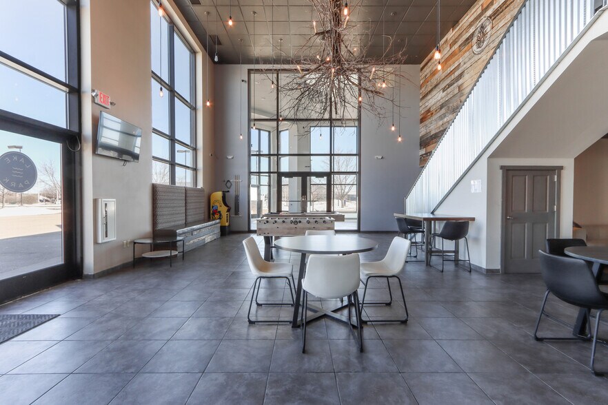 More Photos Of 1740 Park Ave, Plover Storefront Retail Office For Sale