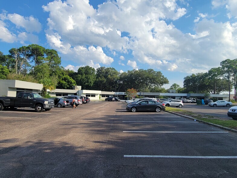 More Photos Of 2121 Corporate Square Blvd, Jacksonville Office For Lease