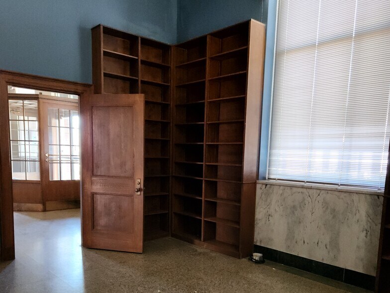 More Photos Of 133 W Main St, Manchester Office For Sale