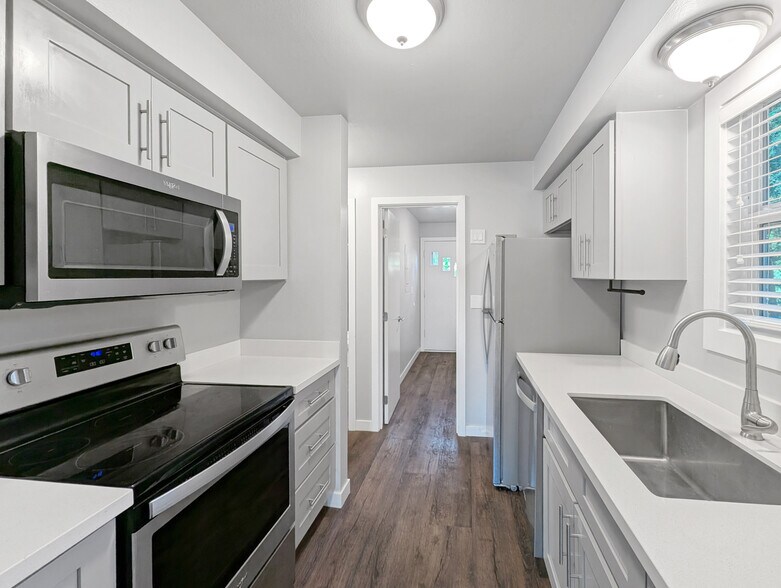 More Photos Of 5954 Fauntleroy Way, Seattle Multifamily For Sale