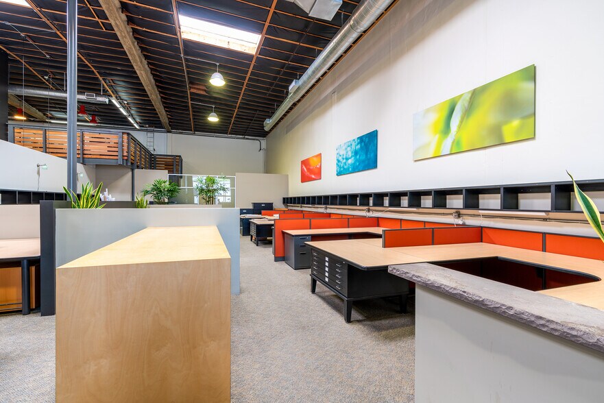 More Photos Of 2605 State St, San Diego Flex For Lease