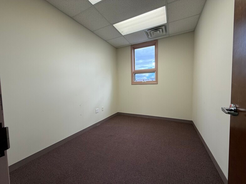 More Photos Of 294-298 State St, Hackensack Medical For Sale