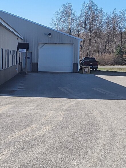 More Photos Of 6893 Sullivan Rd, Grawn Warehouse For Lease