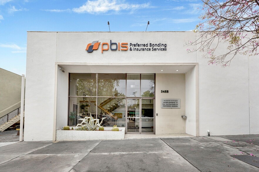 More Photos Of 3455 Ocean View Blvd, Glendale Office For Lease