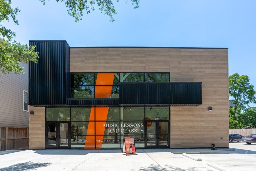 More Photos Of 1009 Yale St, Houston Freestanding For Sale