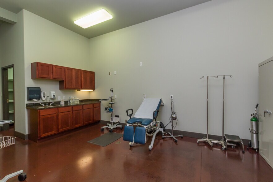 More Photos Of 100 S Greentree Ln, Foley Medical For Sale
