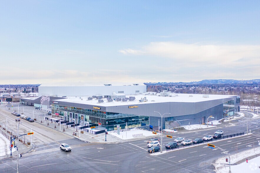 More Photos Of 1950 Rue Claude-Gagné, Laval Theater Concert Hall For Lease