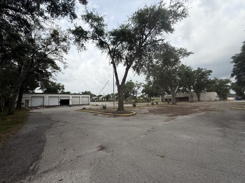 More Photos Of 7725 N Orange Blossom Trl, Orlando Warehouse For Sale