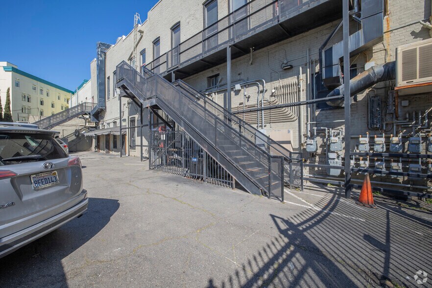 More Photos Of 1901-1915 San Pablo Ave, Oakland Storefront Retail Office For Lease