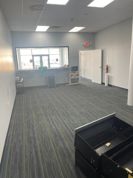 More Photos Of 1724-1728 W Jefferson St, Joliet General Retail For Lease