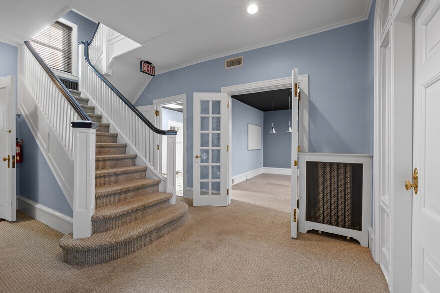 More Photos Of 184 W Main St, Trappe Office For Sale