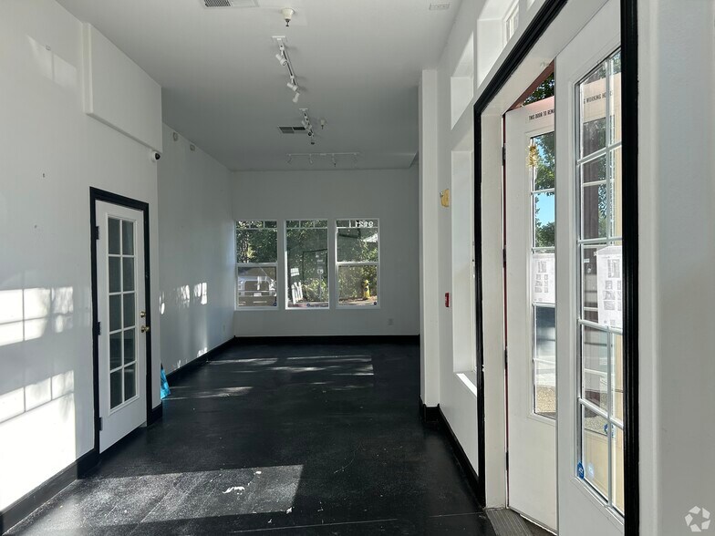 More Photos Of 9000-9121 Windsor Rd, Windsor Apartments For Sale