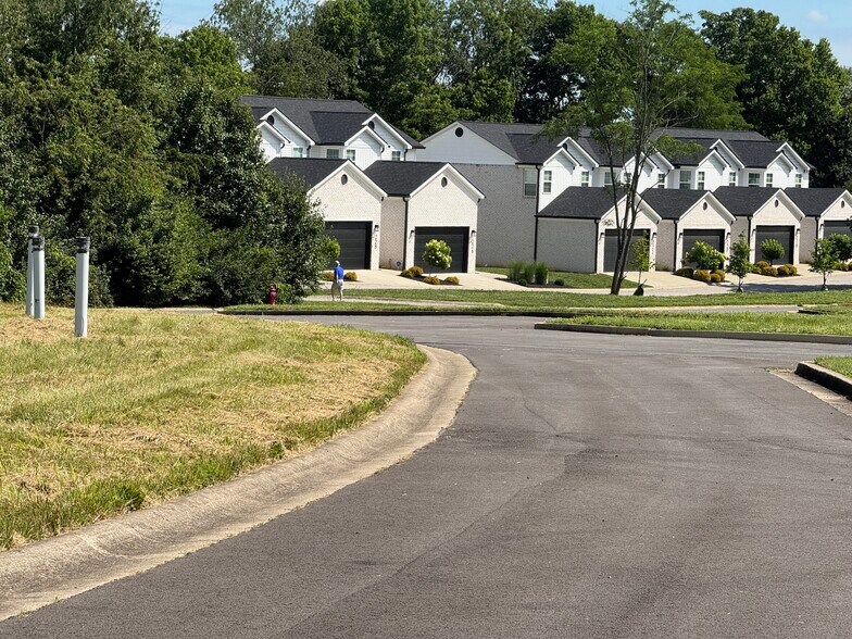 More Photos Of Sugartree Ln, Versailles Land For Sale