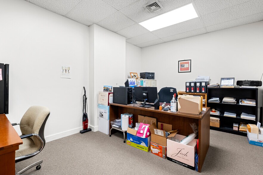 More Photos Of 1074 Massachusetts Ave, Arlington Office For Sale