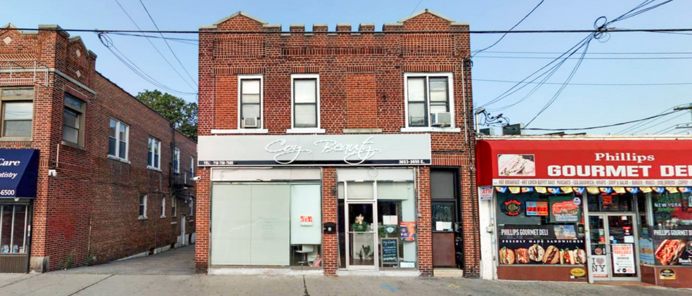 Primary Photo Of 3653 E Tremont Ave, Bronx Storefront Retail Residential For Lease