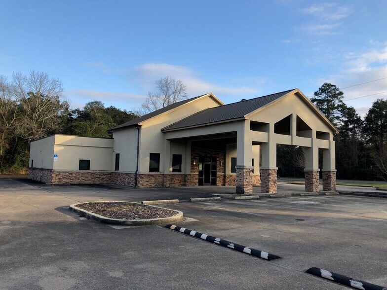 More Photos Of 2201 E Nine Mile Rd, Pensacola Freestanding For Lease