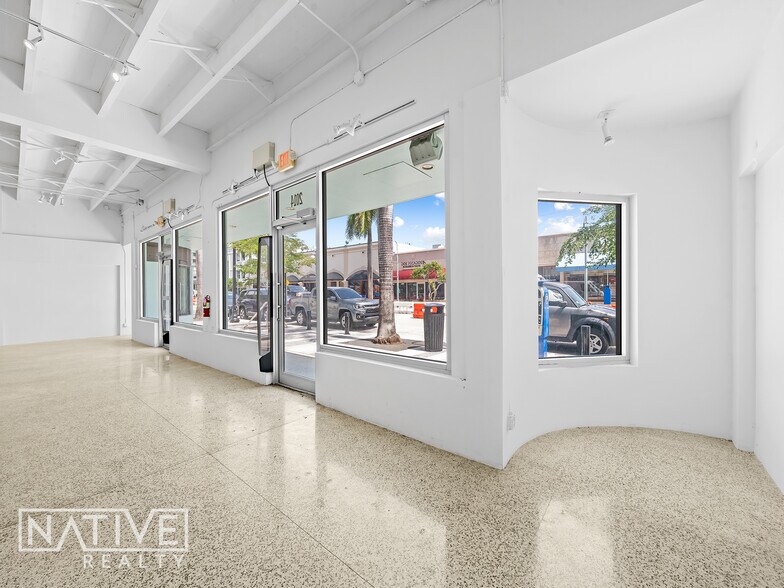 More Photos Of 2014-2016 Harrison St, Hollywood Storefront For Sale