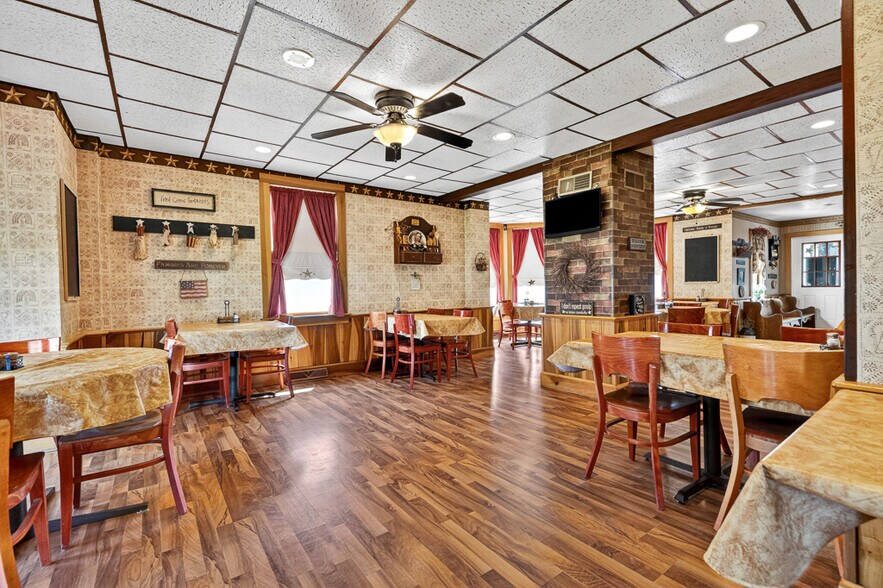 More Photos Of 1281 OH-183, Atwater Restaurant For Sale