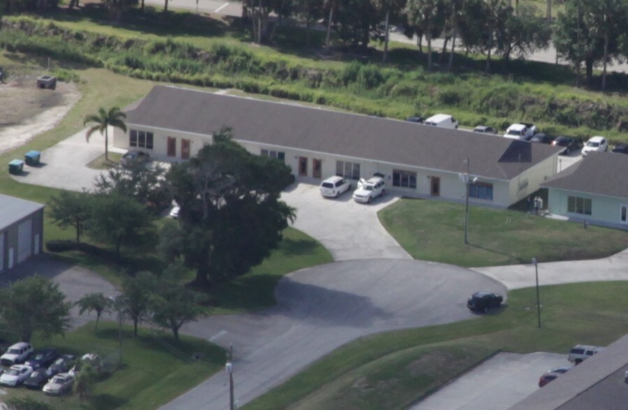 Primary Photo Of 6960-6970 Heritage Dr, Port Saint Lucie Office Residential For Lease