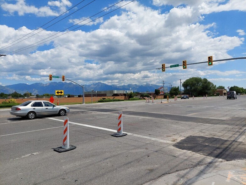 More Photos Of 1422-1462 S Redwood Rd, Salt Lake City Showroom For Sale