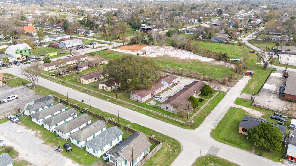 More Photos Of 3121 Brewster St, Houston Apartments For Sale