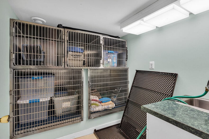 More Photos Of 261 Rt 34, Colts Neck Veterinarian Kennel For Sale
