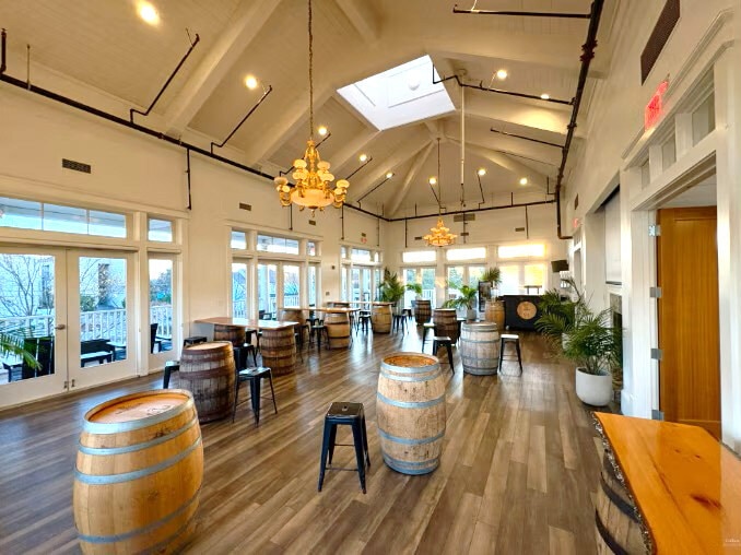 More Photos Of 1901 E Ocean View Ave, Norfolk Storefront For Sale