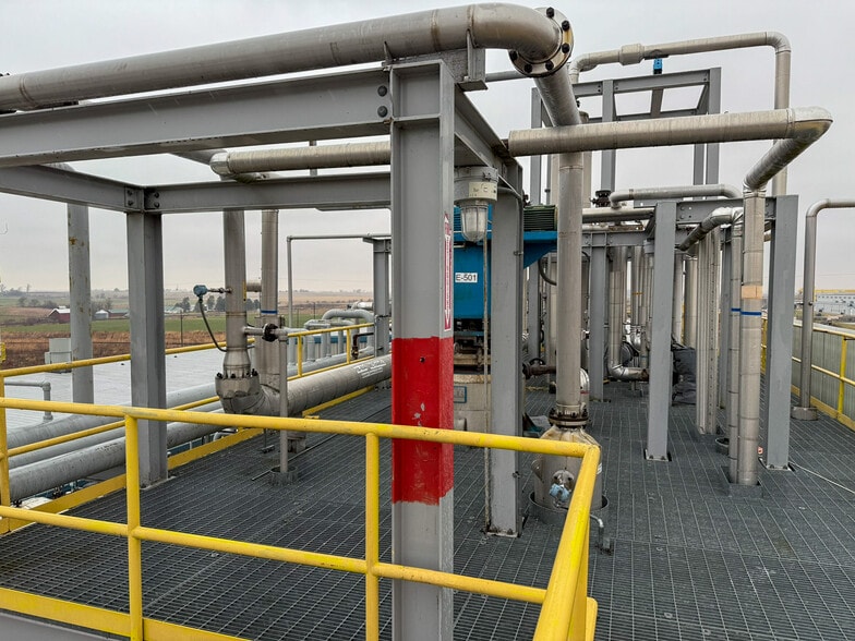 More Photos Of 5640 44th Ave S, Clinton Office For Sale