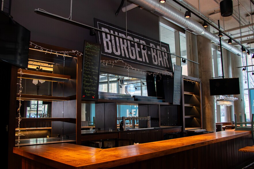 More Photos Of 545 Race St, Cincinnati Flex For Lease